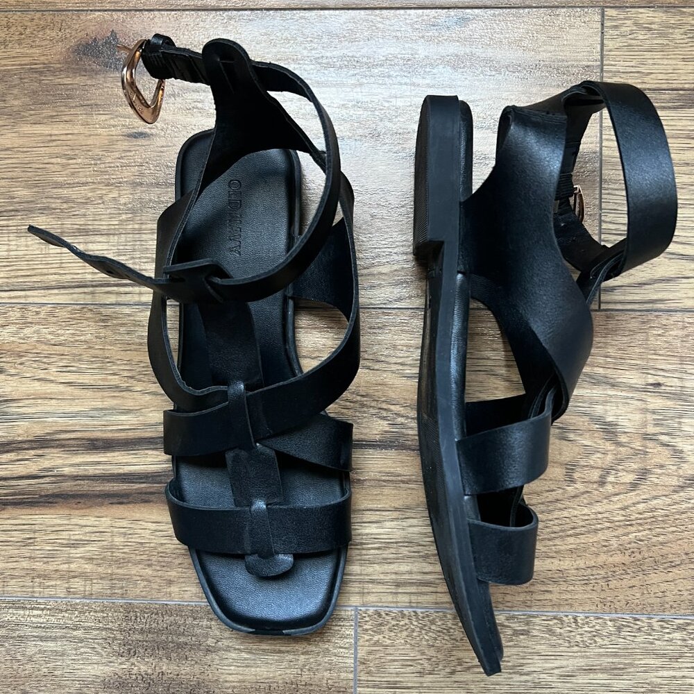 Old Navy black strappy gladiator flat sandals worn twice